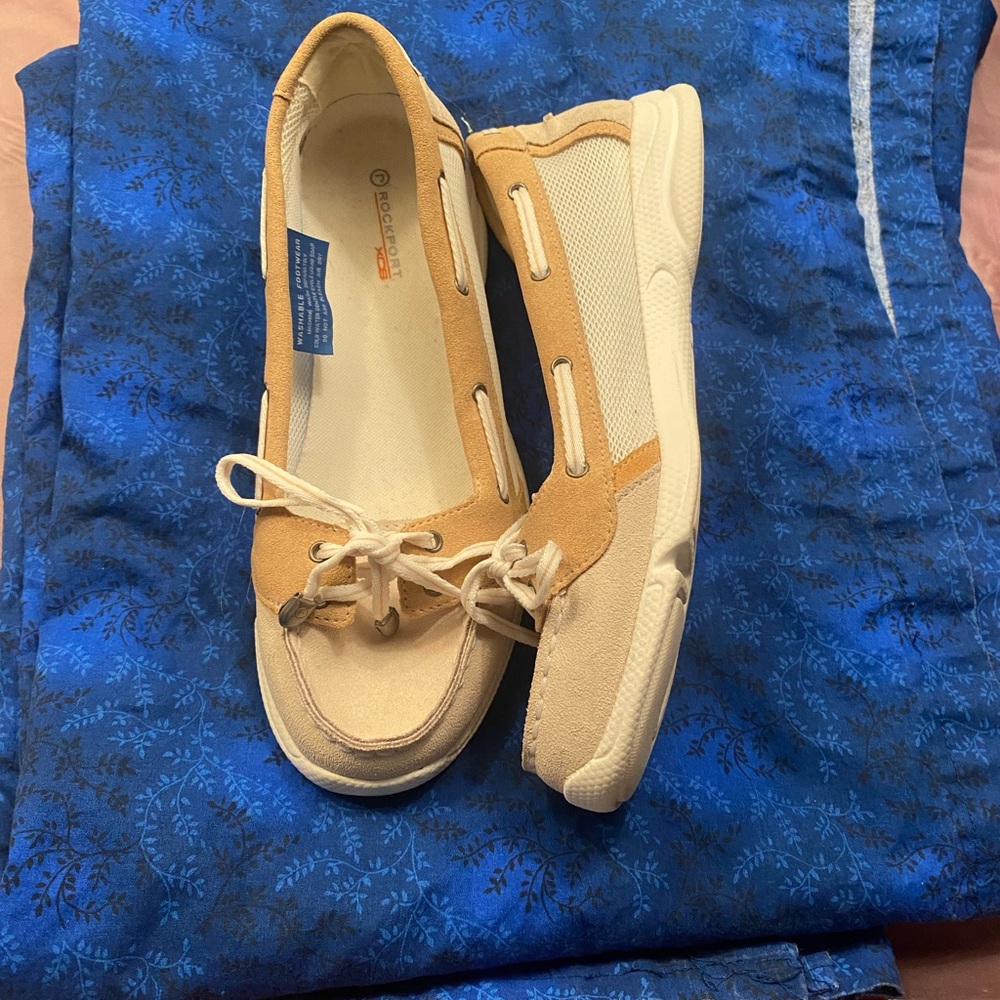 Rockport Tan and Cream Sneakers with Nautical Style Size 7.5